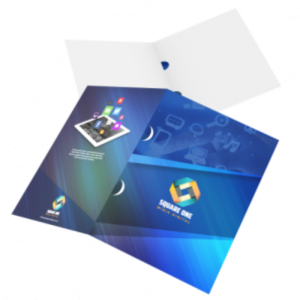 Pasta com Orelha Couchê 250g 31x45cm 4x0 (frente colorida e verso branco) UV Total Frente Orelha 